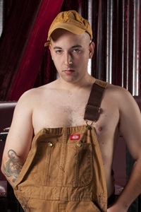 picture of muscular porn star Alex DeLarge | hotmusclefucker.com
